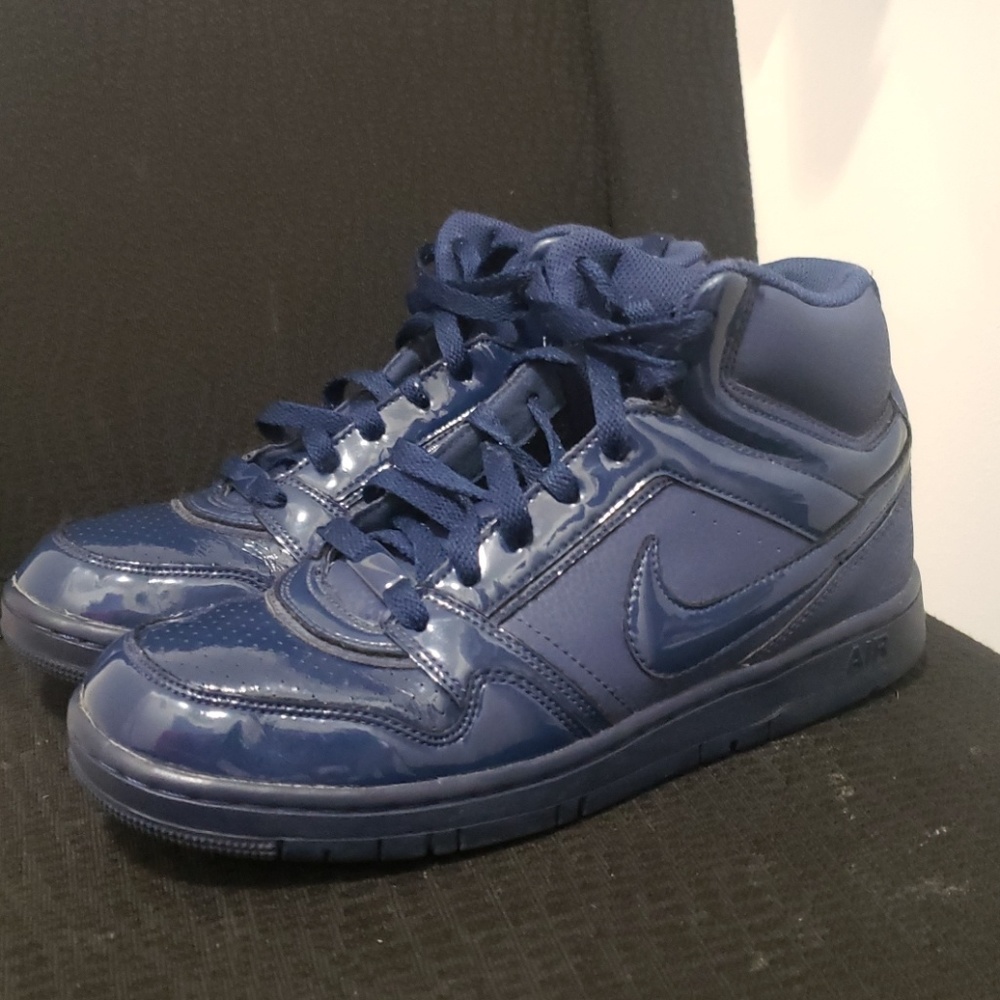 Nike Prestige